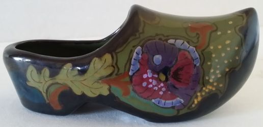 Arnhem pottery clog decor Palace