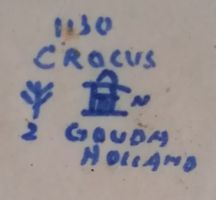 Gouda pottery decor Crocus tobacco jar mark
