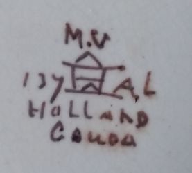 Gouda pottery decor MV mark