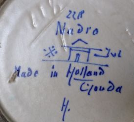 Gouda pottery decor Nadro mark