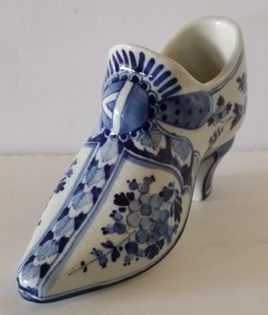 Gouda pottery heeled shoe