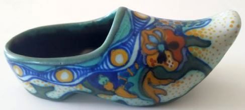 Gouda pottery clog